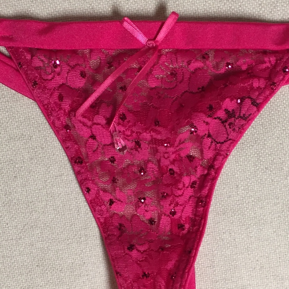 NWOT- 💗 Victoria Secret Thong